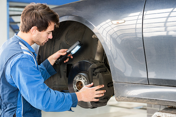 7 Warning Signs of Brake Problems | KAMS Auto Service Center